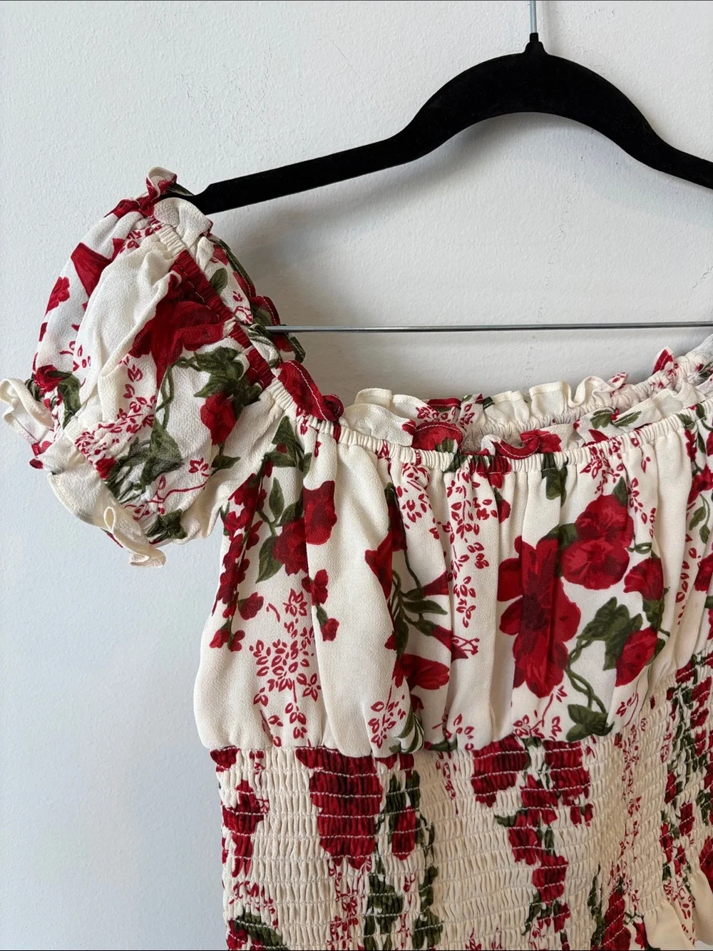 REFORMATION Floral Off-Shoulder Smocked Crop Top - Red/White small